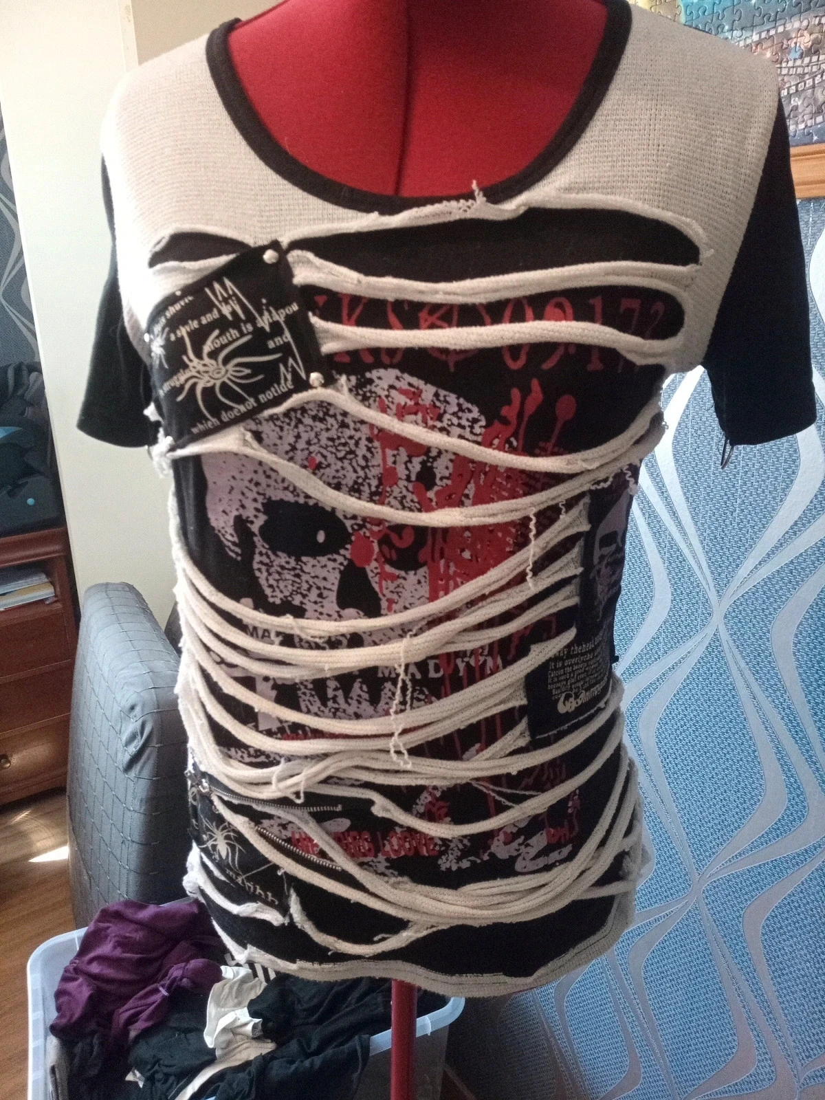 T-shirt Grunge / Gothique Déstructuré – Style Cyberpunk & Punk Rock – photo 2